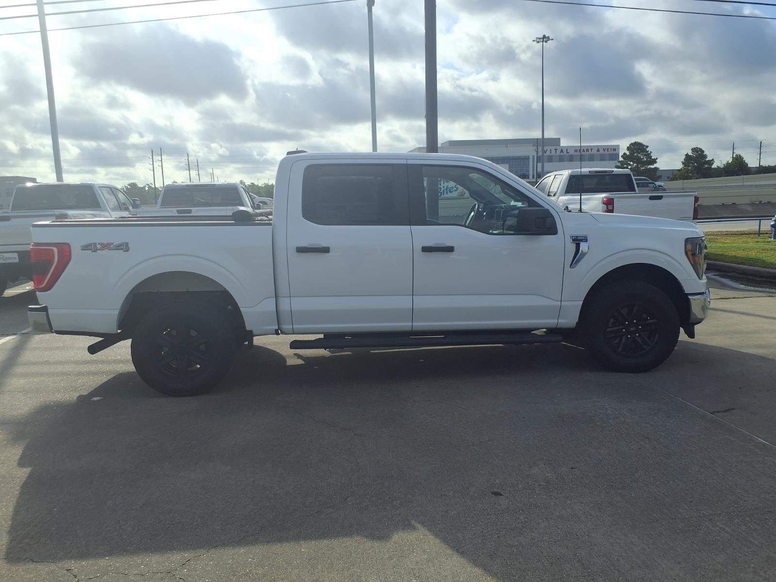 2023 Ford F-150 XLT - Photo 8