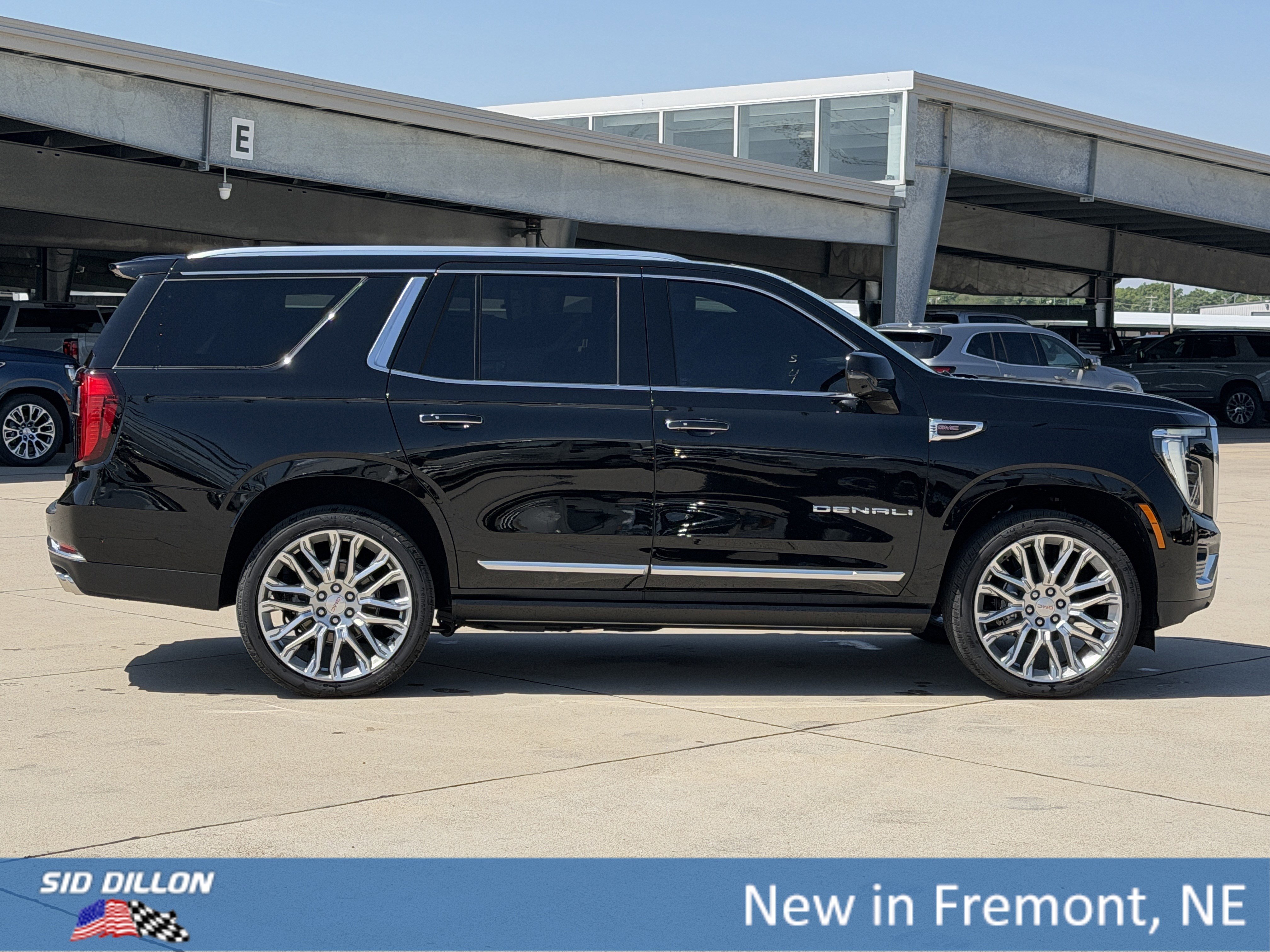 2026 GMC Yukon Denali - Photo 3