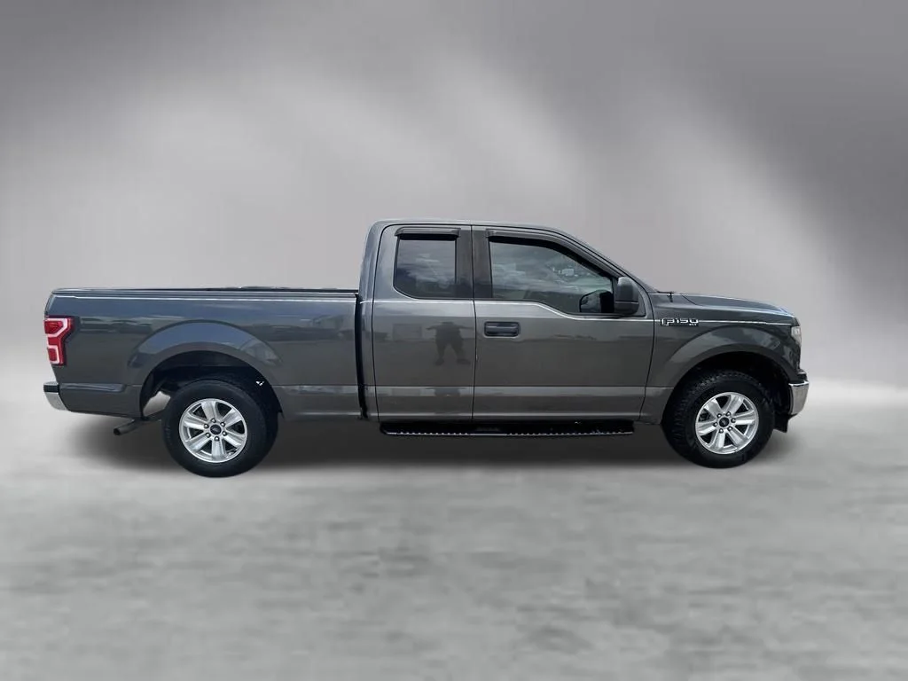 Used 2018 Magnetic Ford XLT image 3
