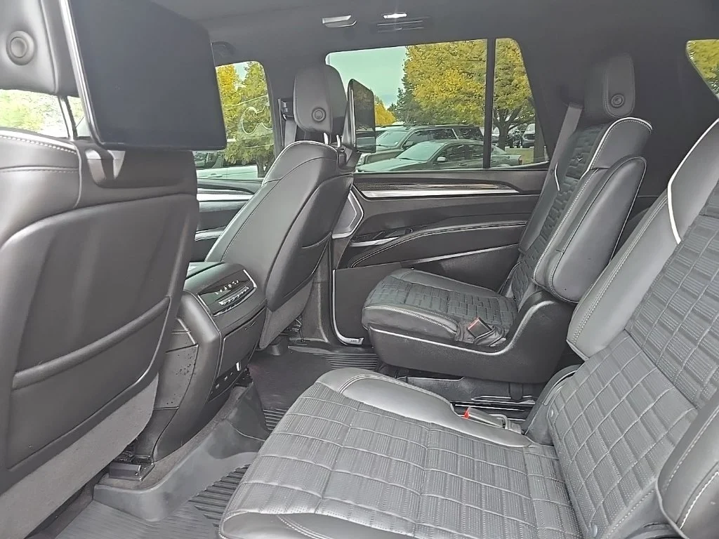 Used 2026 Black Raven Cadillac V-Series image 10