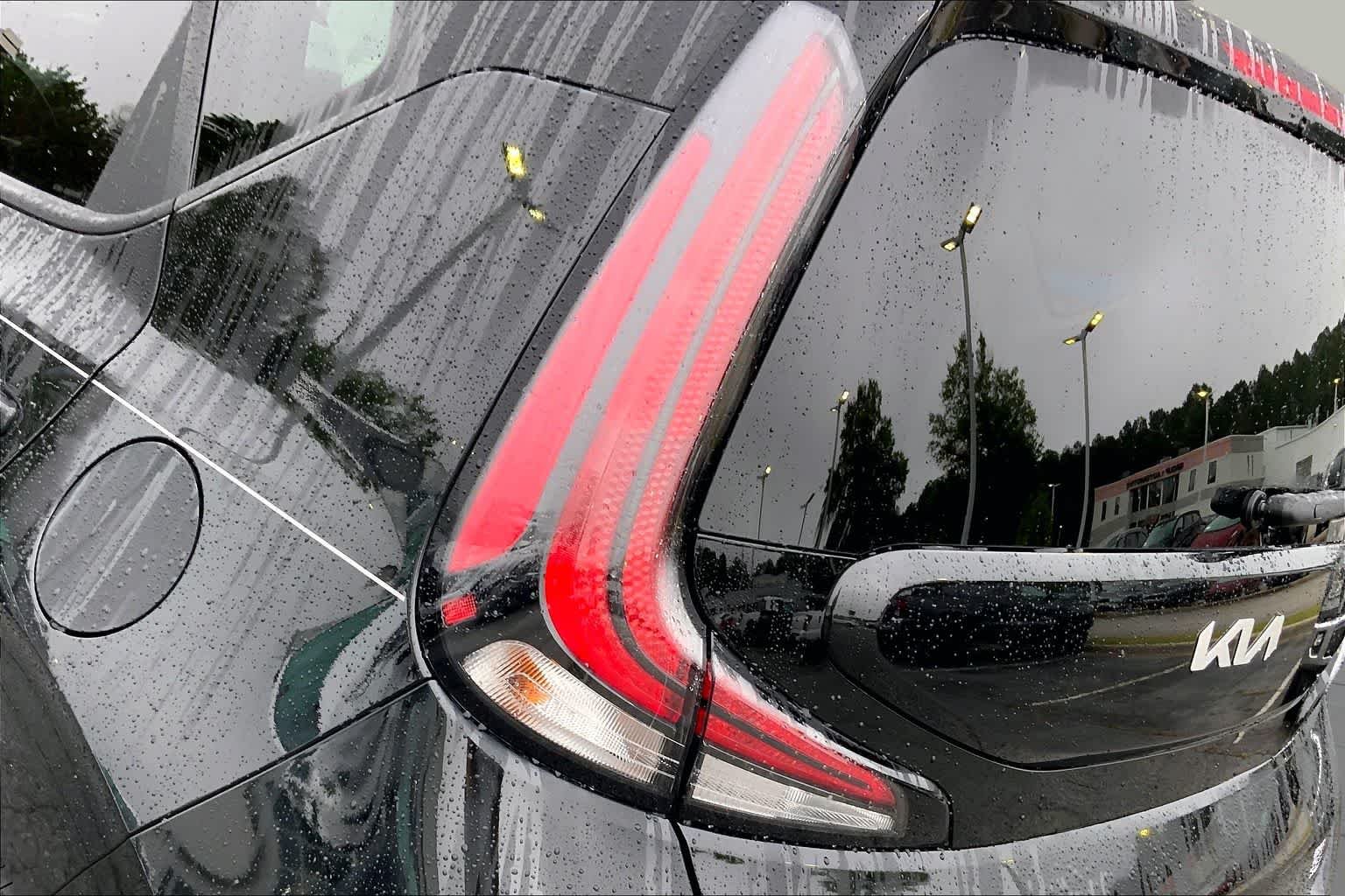Used 2024 Fusion Black Kia LX image 27