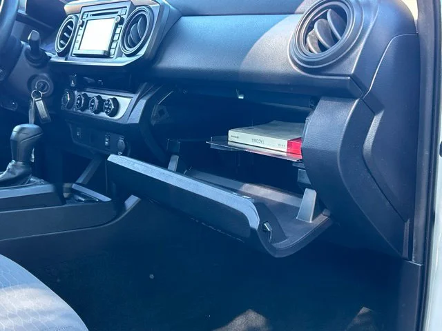 Used 2016 White Toyota SR image 27