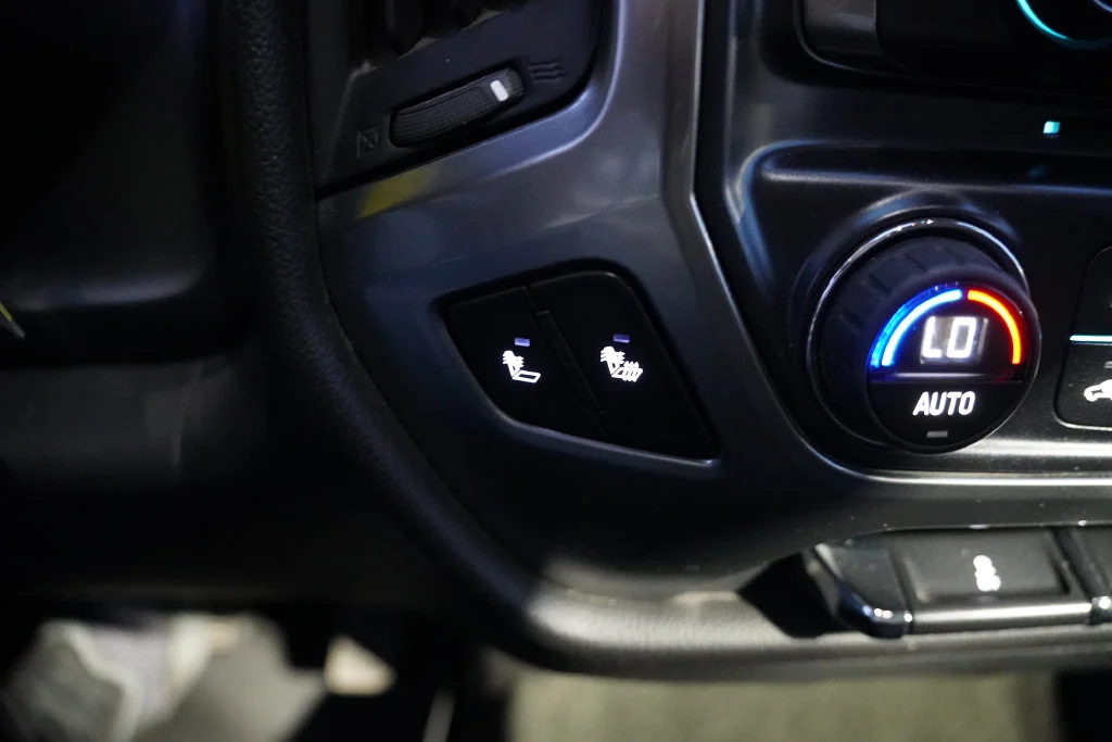 Used 2014 Black Chevrolet LT image 6