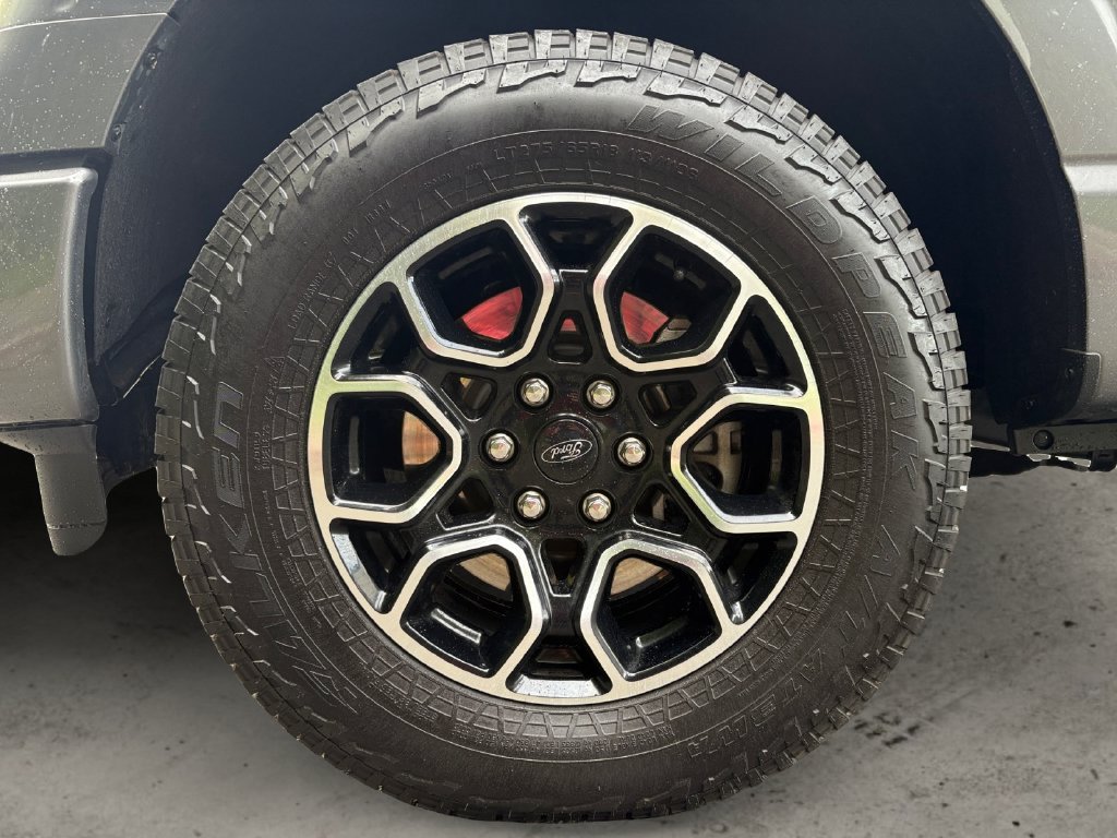Used 2021 Gray Ford XLT image 9