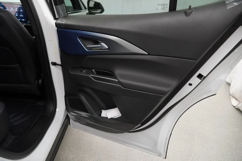 New 2026 Summit White Chevrolet LT image 24