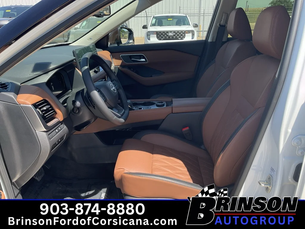 Used 2026 Everest White Pearl/Super Black Nissan Platinum image 26
