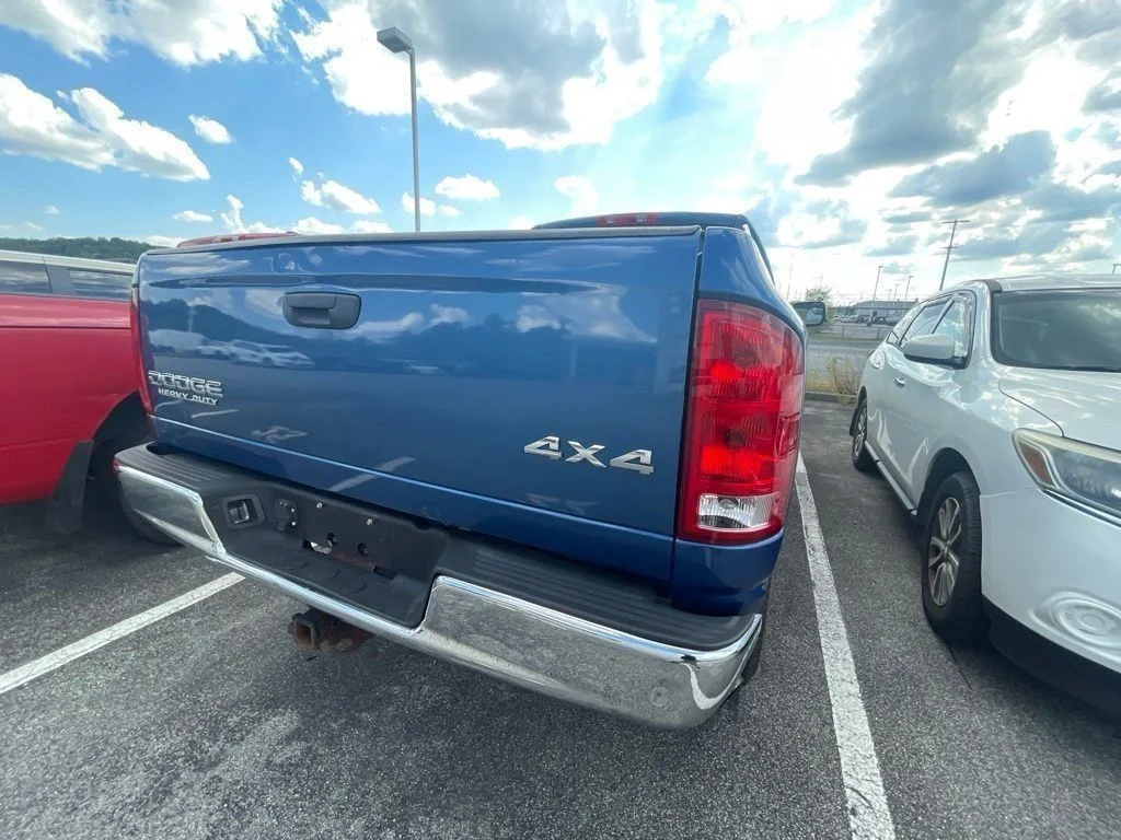 Used 2004 Blue Dodge SLT image 13