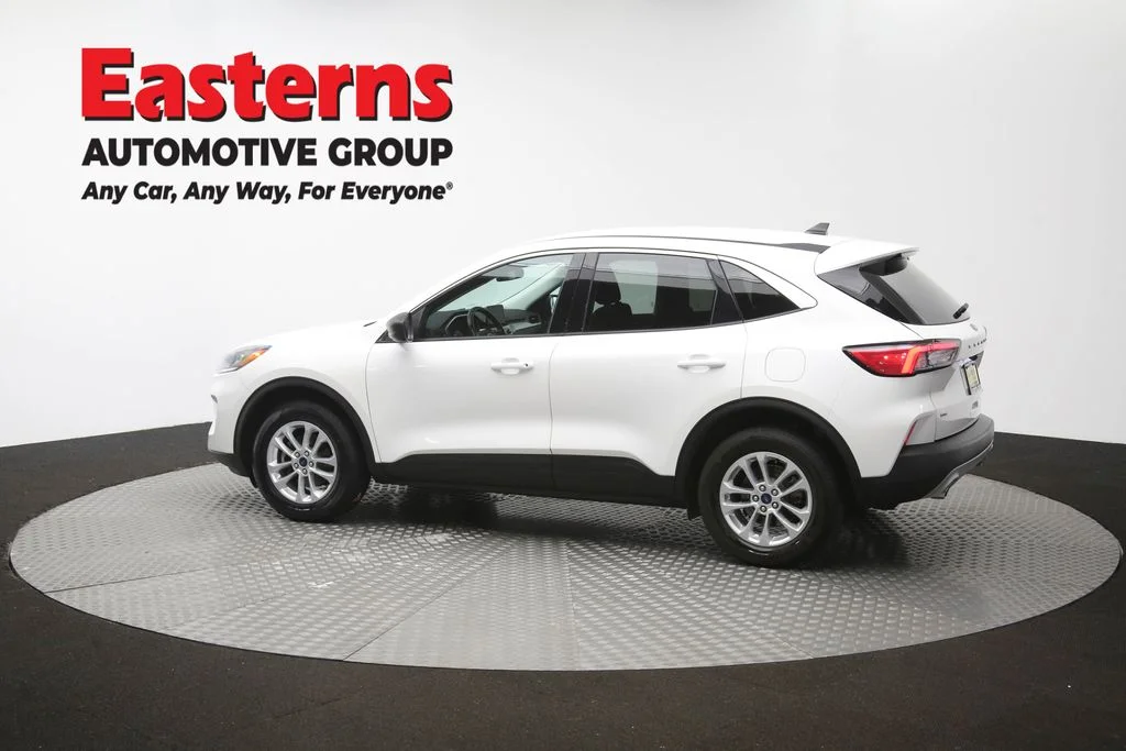 Used 2022 White Ford SE image 62