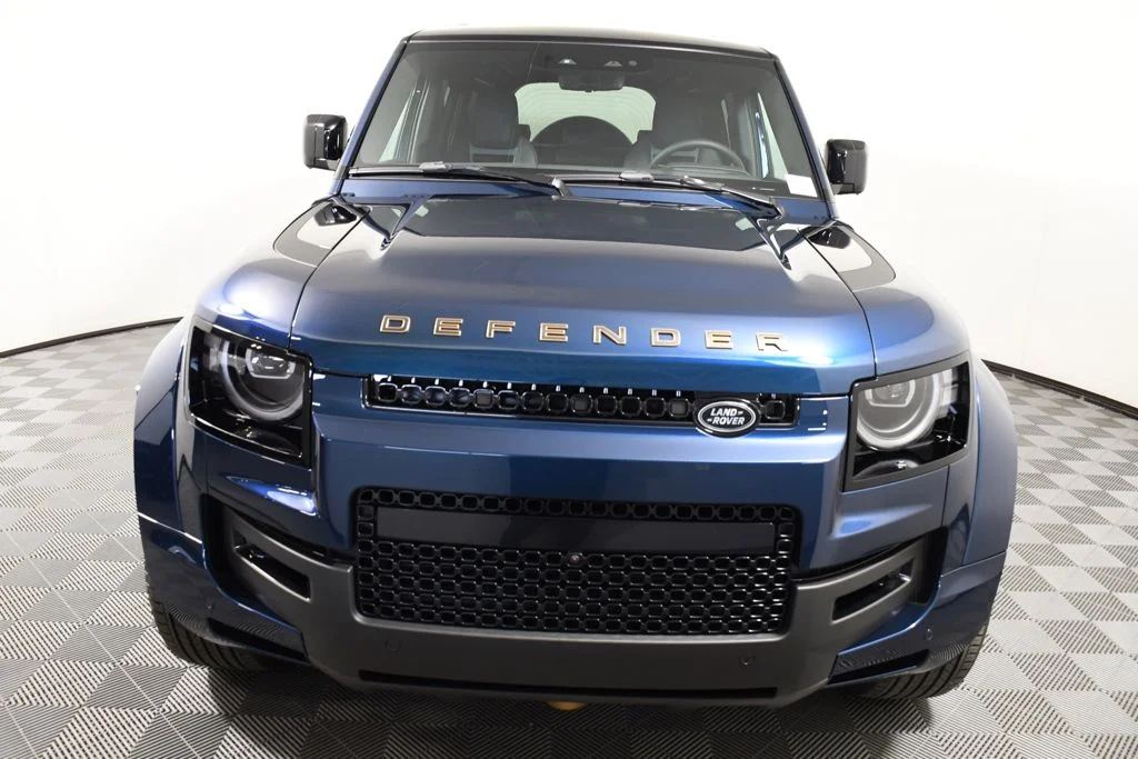 New 2026 Sargasso Blue Land Rover  image 10