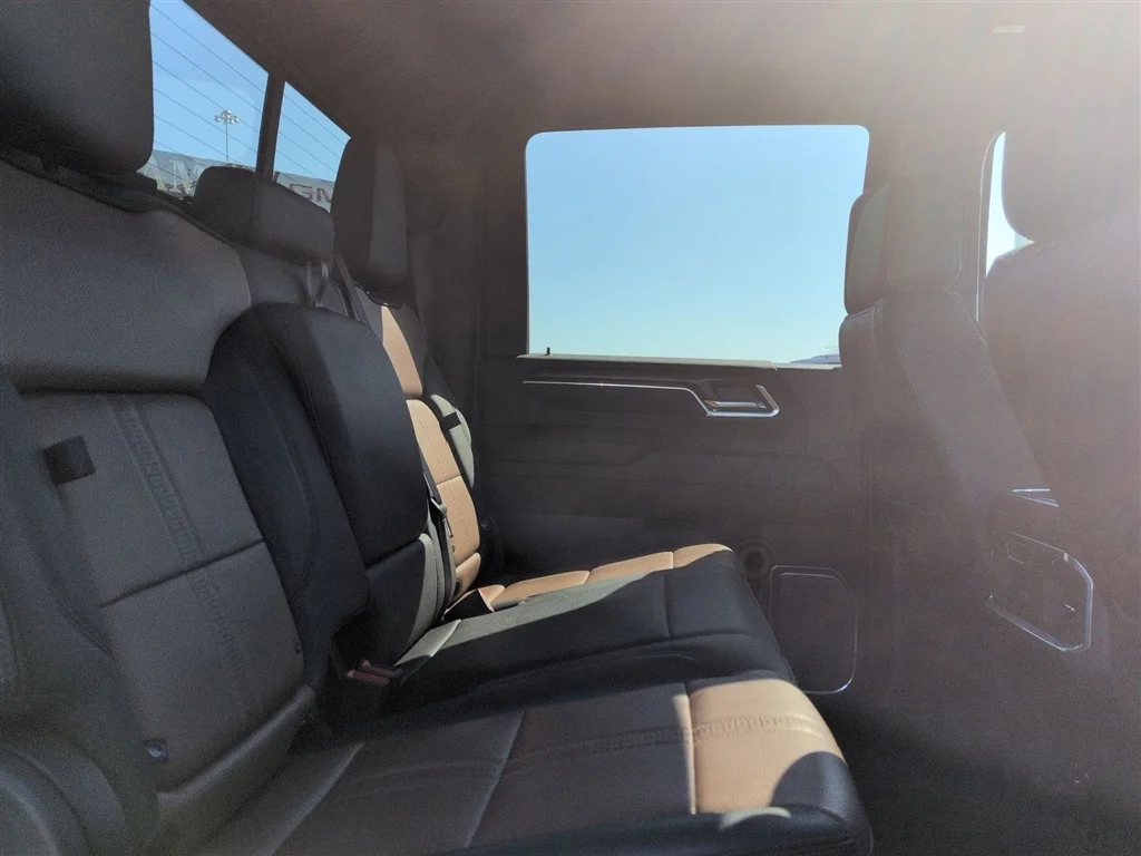 Used 2025 Radiant Red Tintcoat Chevrolet High Country image 28