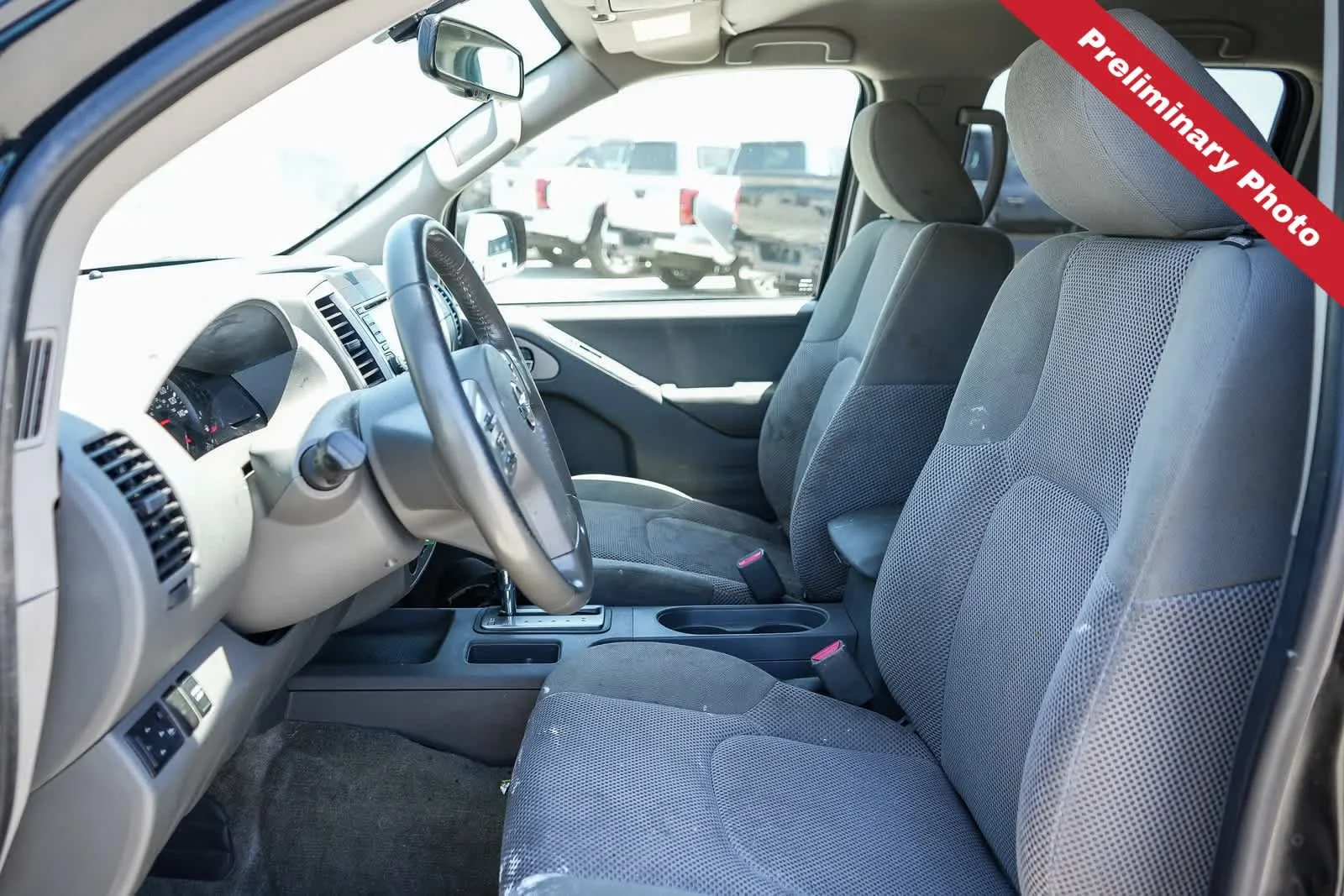 Used 2018 Magnetic Black Nissan SV V6 image 14