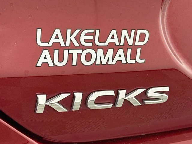 Certified Pre-Owned 2021 Nissan Kicks SR