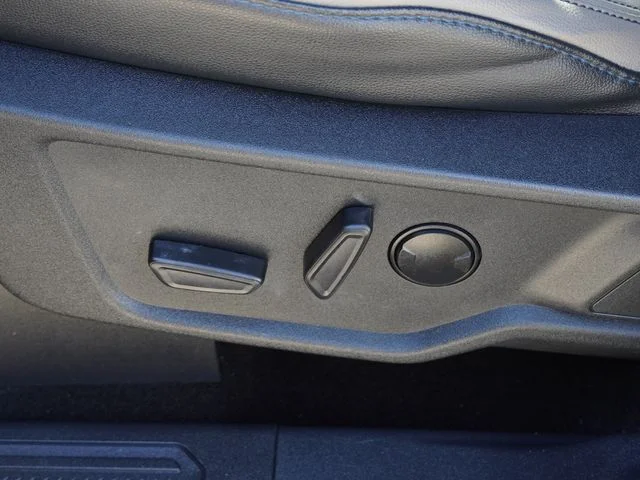 Used 2023 Red Ford Wildtrak image 19