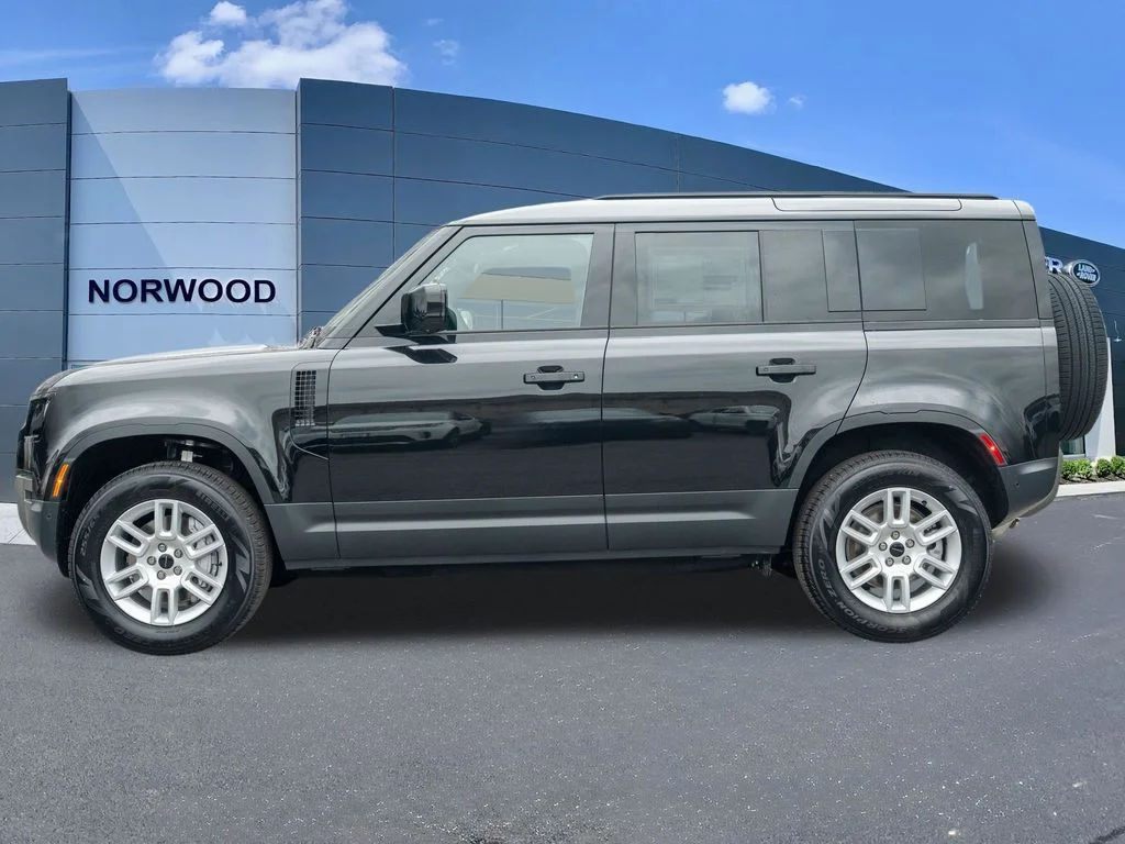 New 2026 Santorini Black Land Rover S image 7