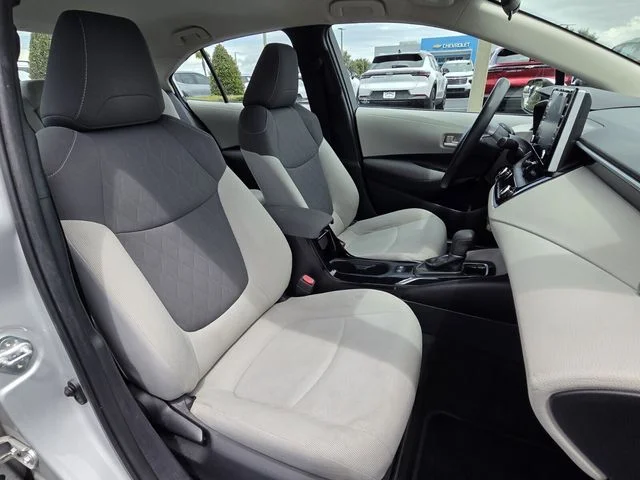 Used 2020 Silver Toyota LE image 15