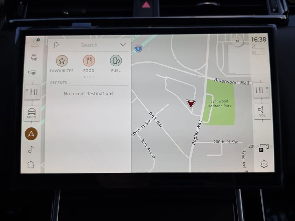 New 2026 Fuji White LAND ROVER Dynamic SE image 22