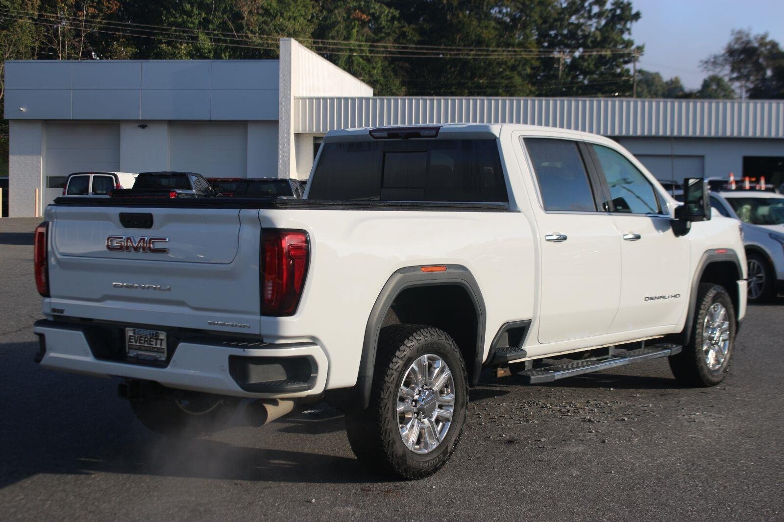 Used 2022 SUMMIT WHITE GMC Denali image 7