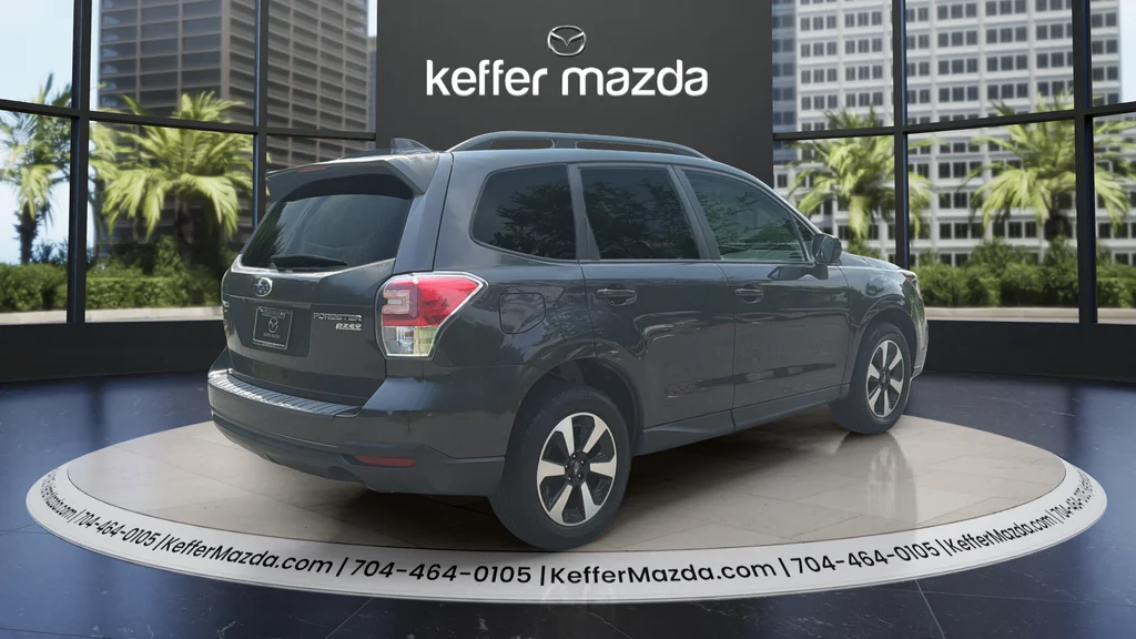 Used 2017 Dark Gray Metallic Subaru 2.5i Premium image 7