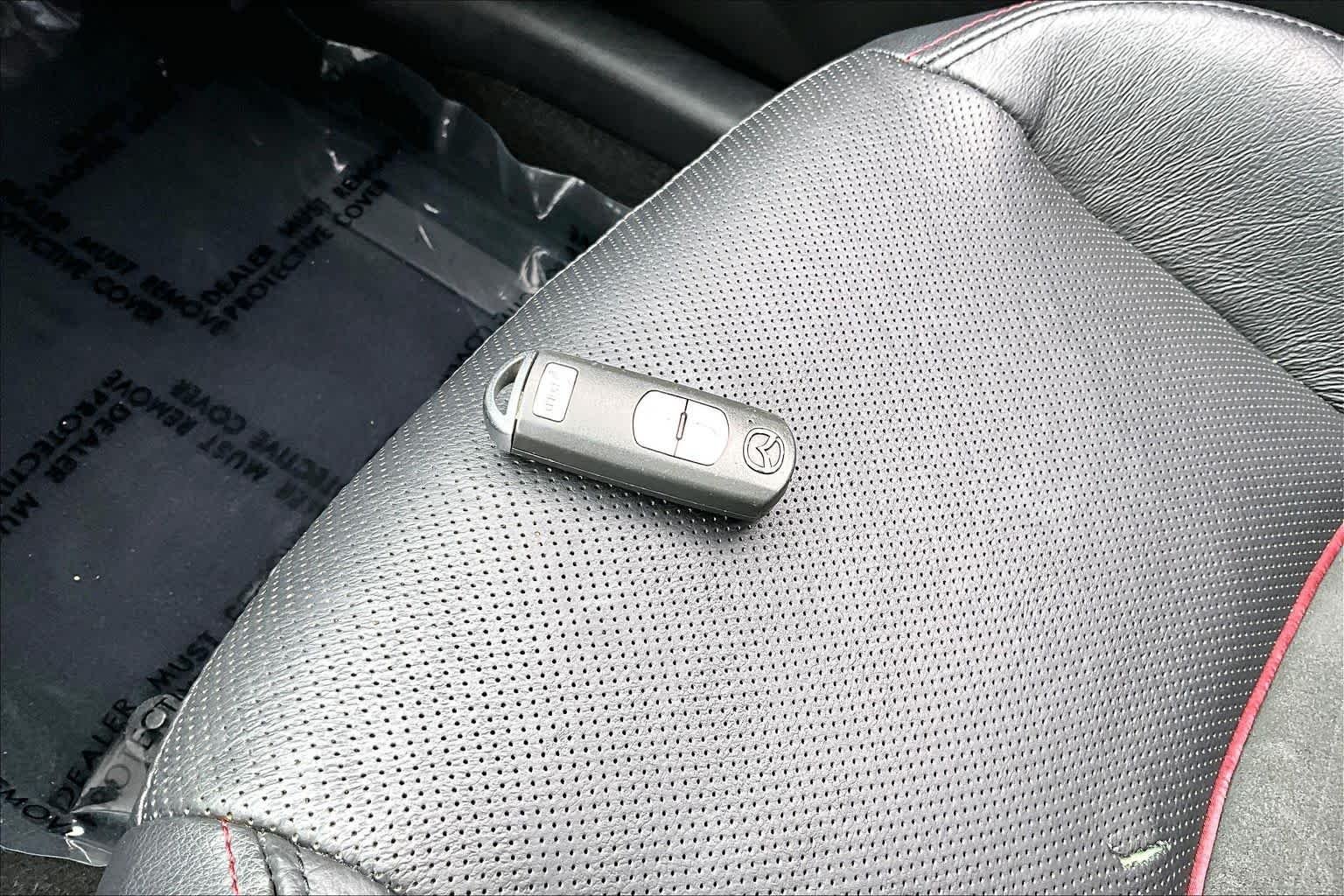 Used 2017 Crystal White Pearl Mica Mazda Grand Touring image 15