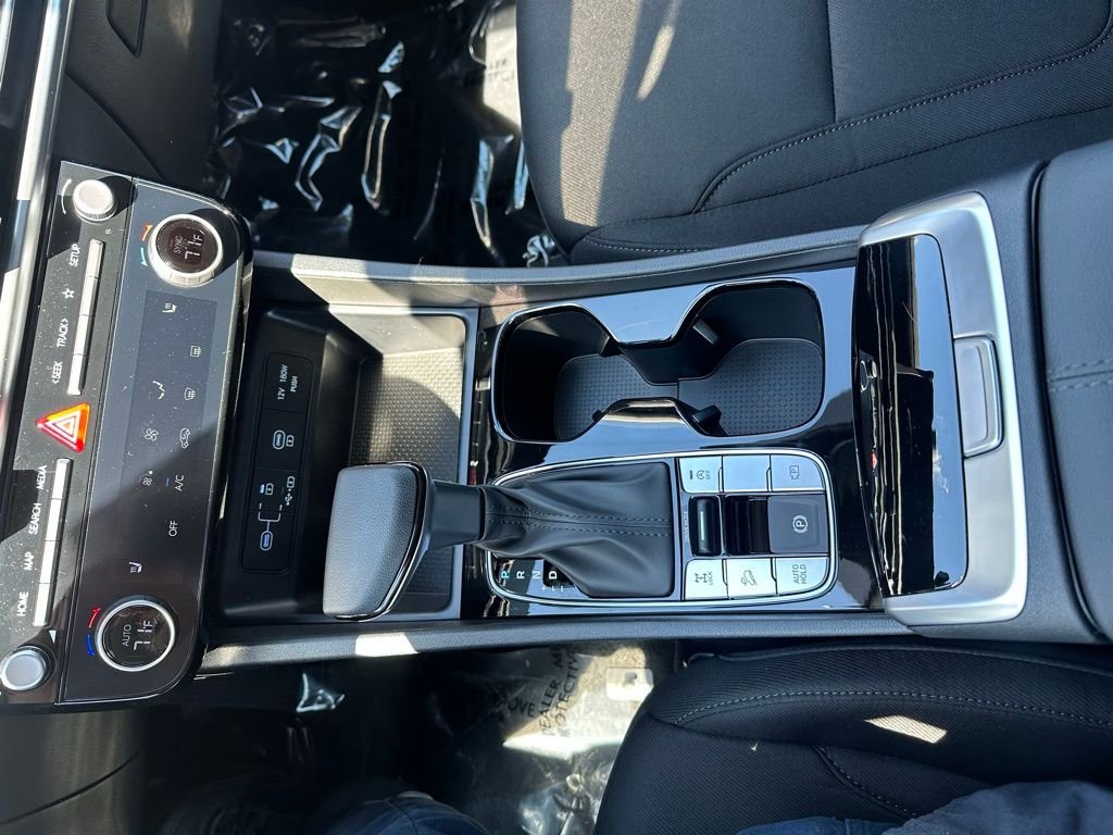 New 2026 White Hyundai SEL AWD image 22