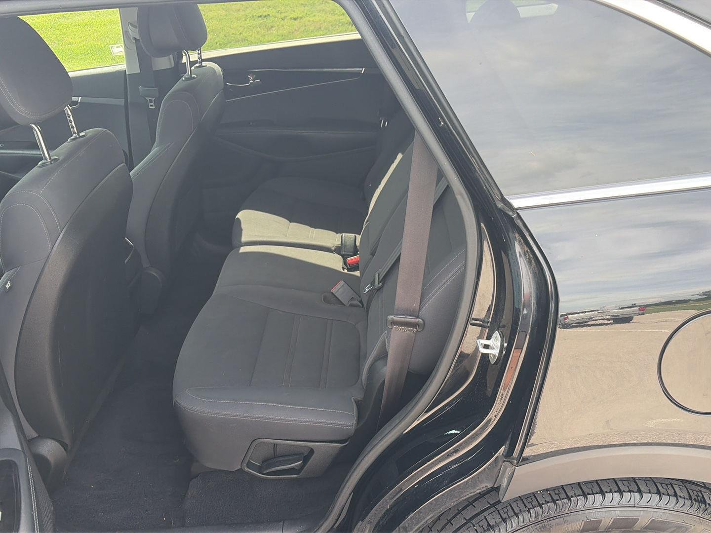 Used 2016  Kia L image 13