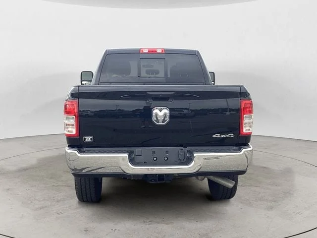 Certified Used 2024 Diamond Black Ram Tradesman image 4