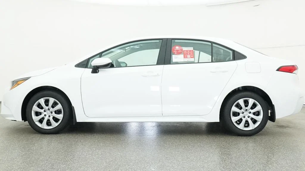New 2027 Ice Cap Toyota LE image 2
