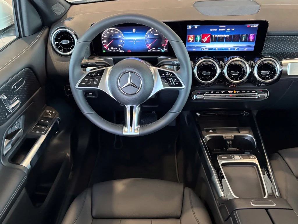 New 2026 White Mercedes-Benz GLB 250 image 24