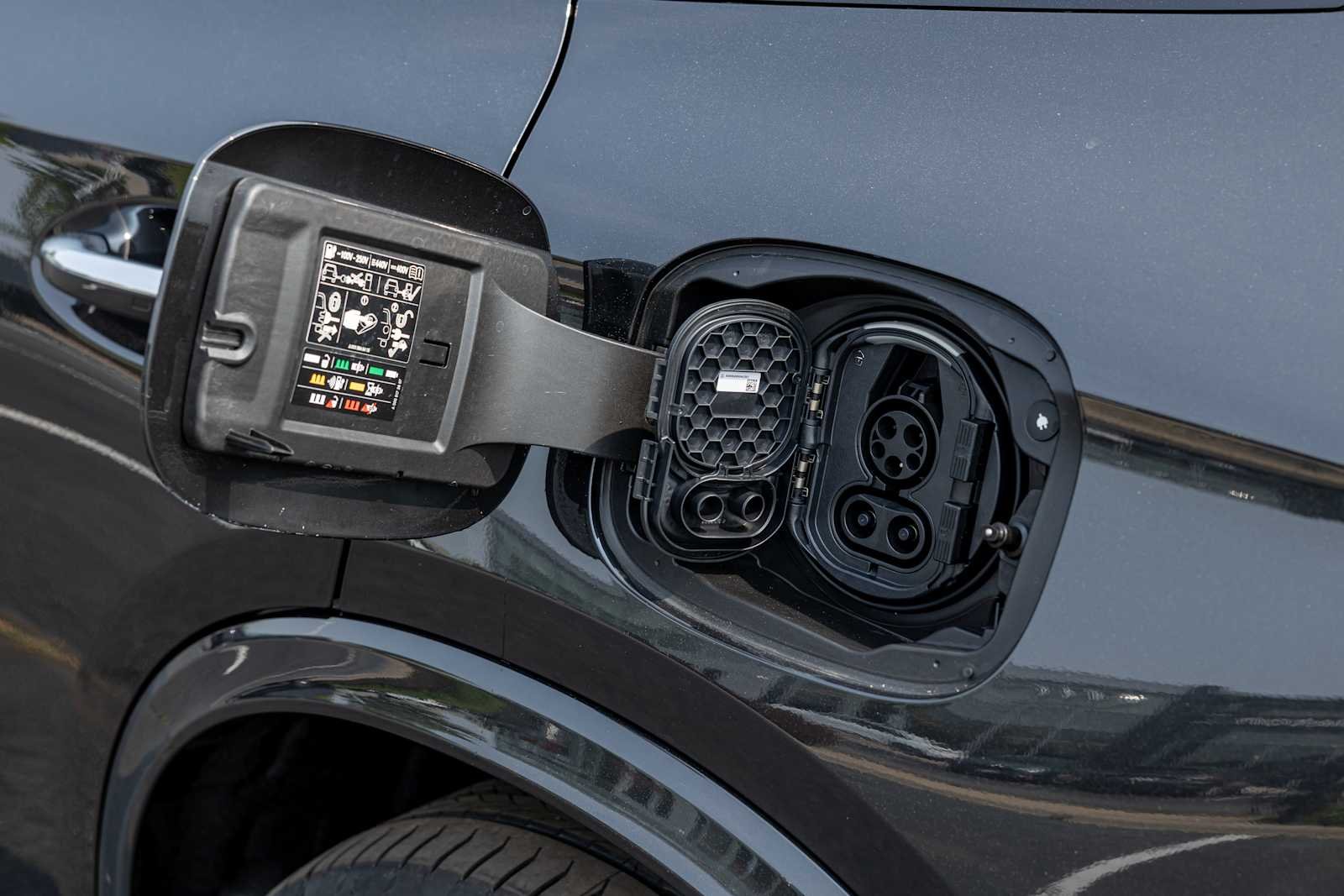 2025 Mercedes-Benz GLC Base - Photo 23