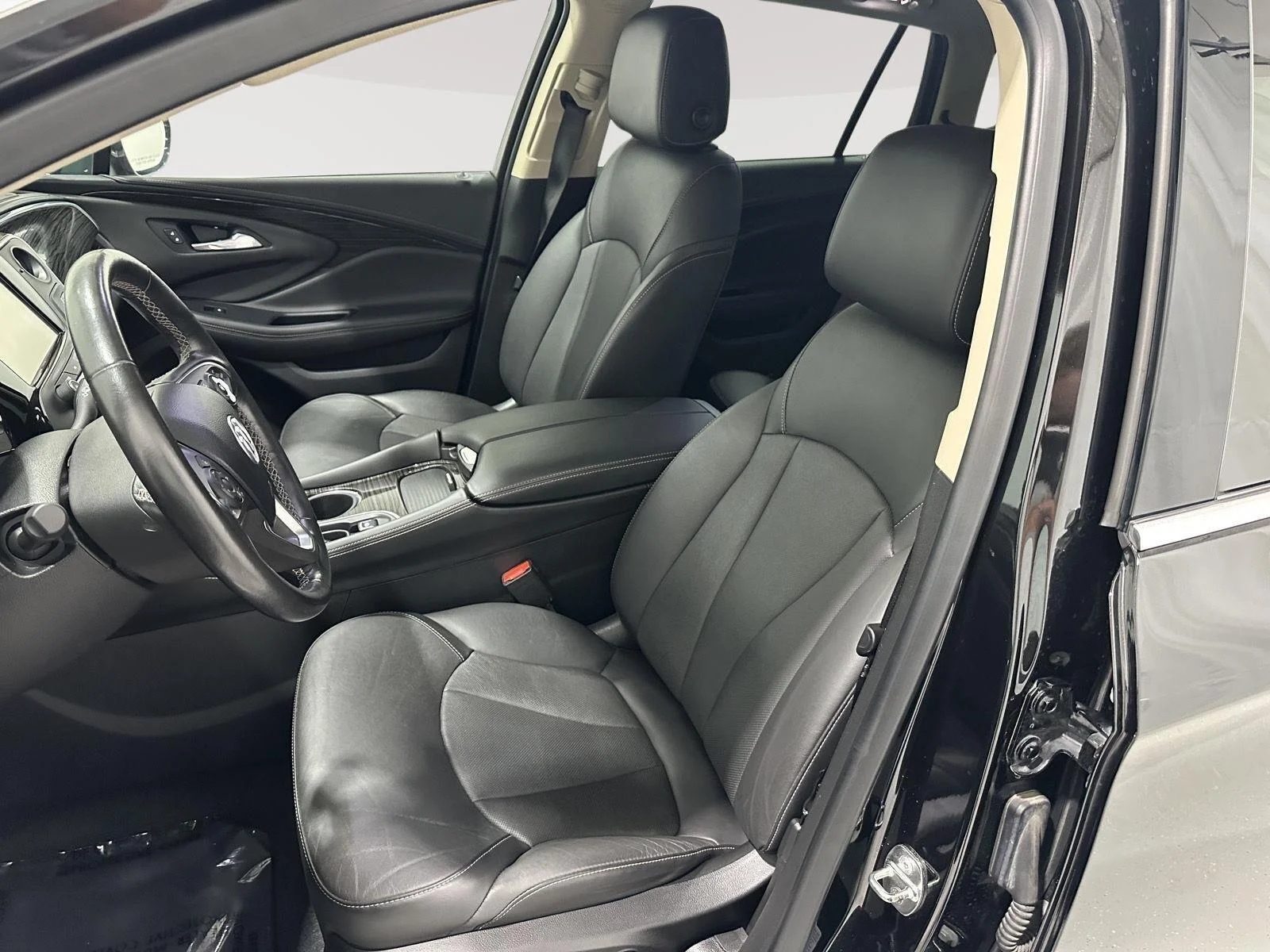 Used 2017 EBONY TWILIGHT METALLIC Buick Essence image 17