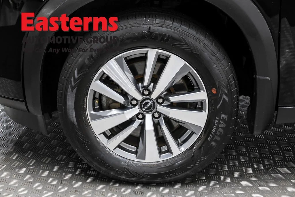 Used 2022 Black Nissan SL image 34