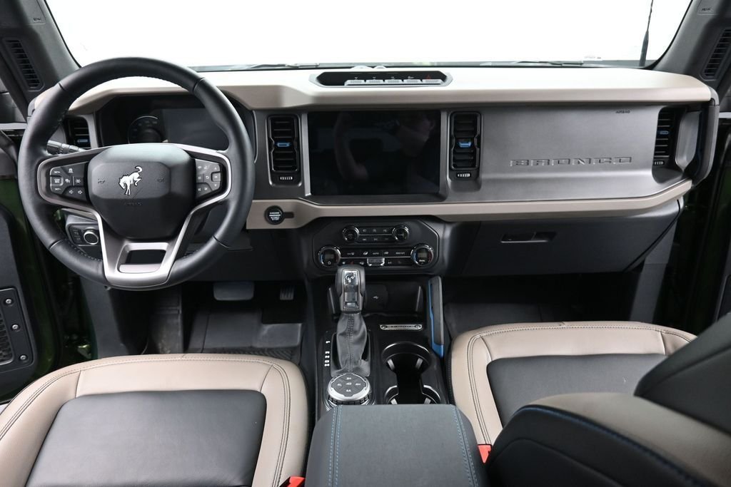 Used 2024 Green Ford Wildtrak image 14