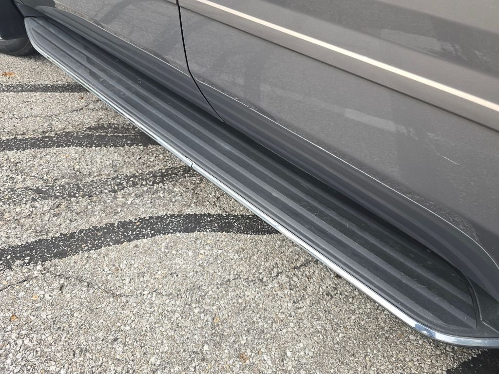 Used 2017 Pepperdust Metallic Chevrolet Premier image 23