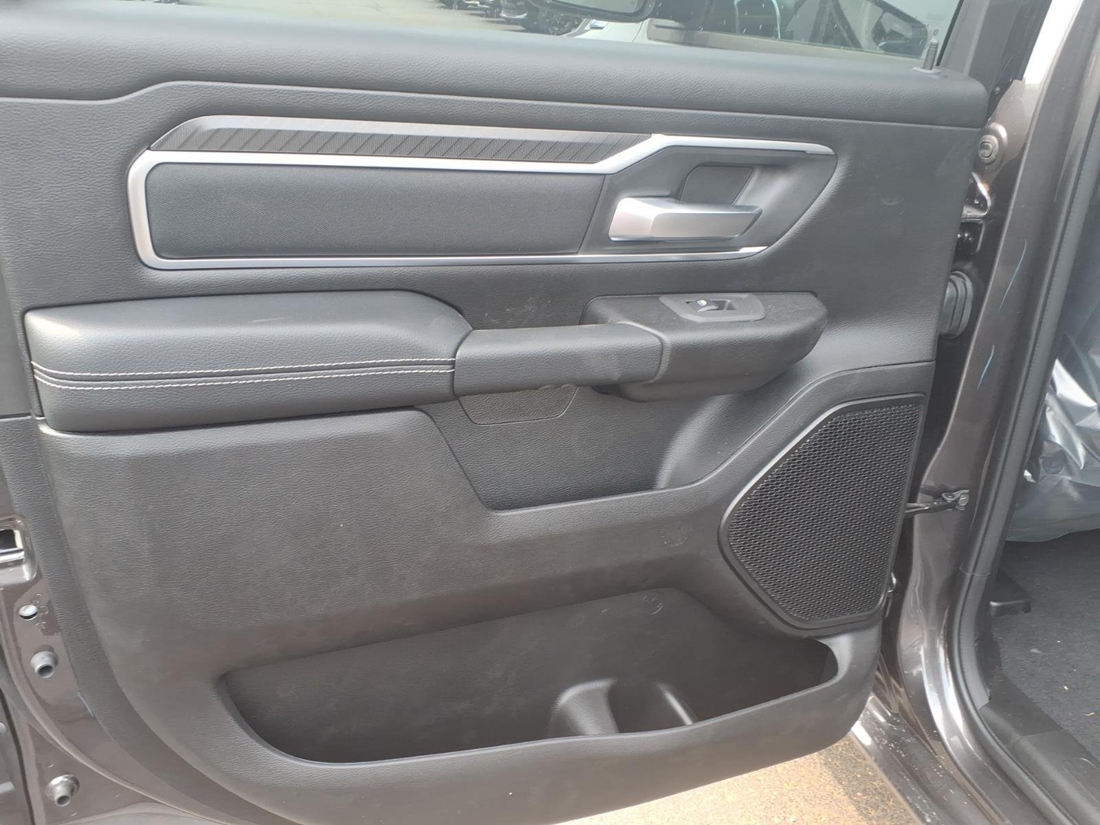 New 2026 Granite Crystal Metallic Clear-Coat Exterior Paint RAM Big Horn/Lone Star image 9