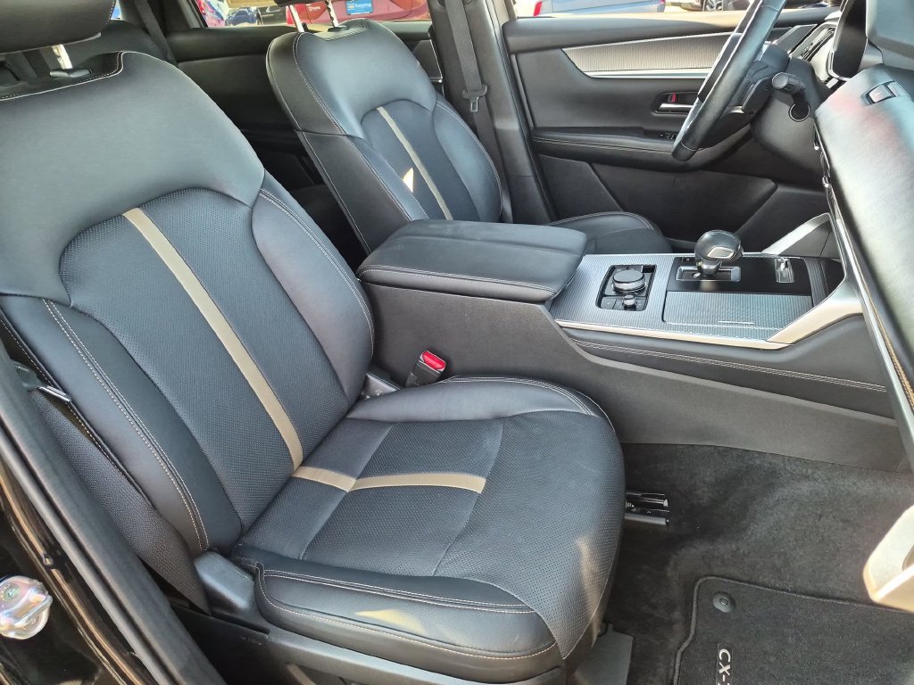 Used 2025 Black Mazda 3.3 Turbo Premium Plus image 31