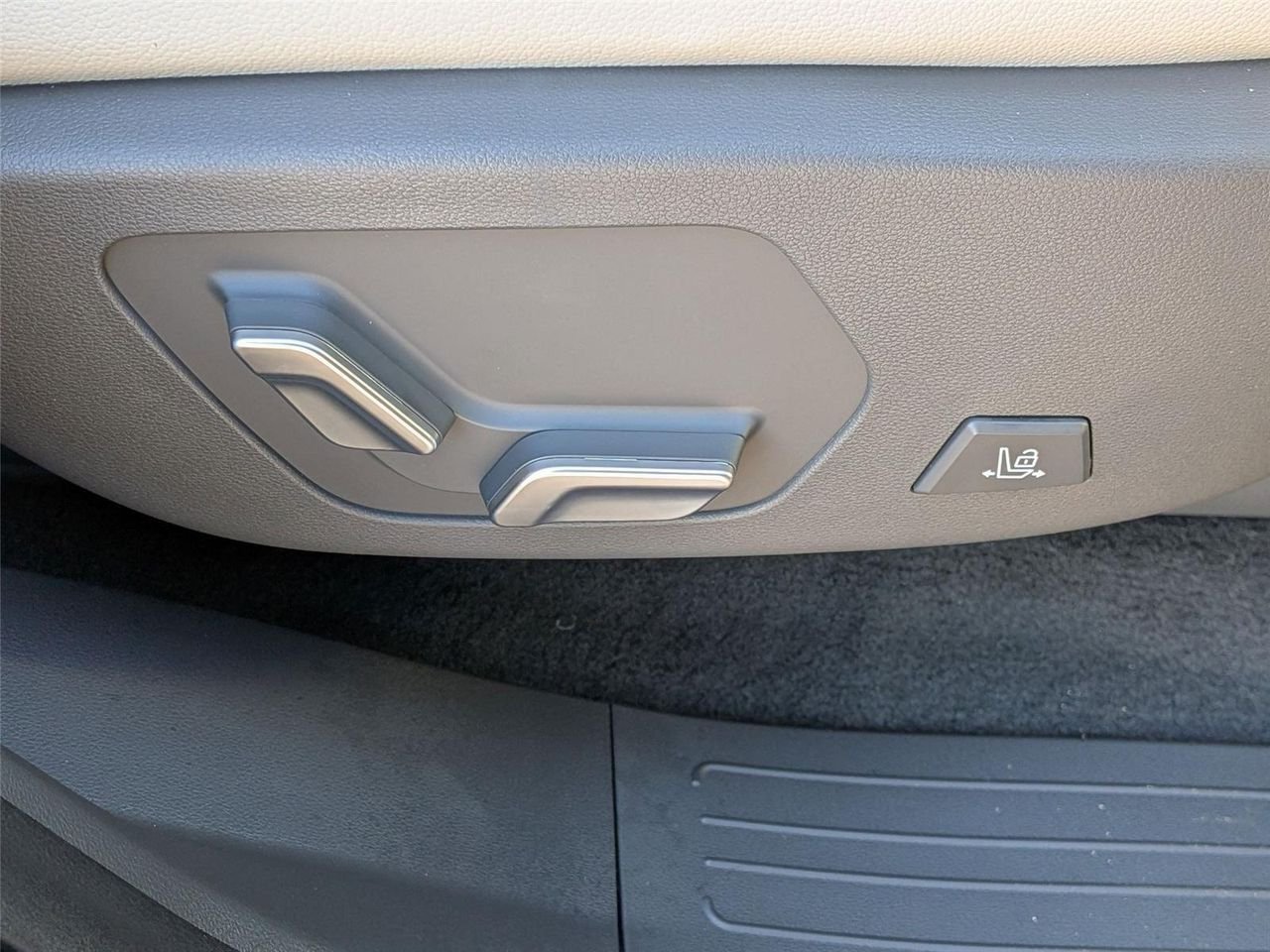 2026 Hyundai Santa Fe Limited - Photo 37
