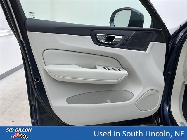 Used 2023 Denim Blue Metallic Volvo Ultimate Bright Theme image 16