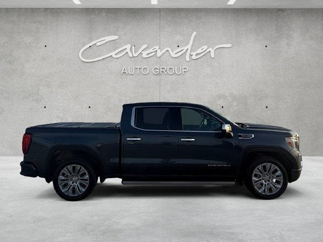 Used 2022 DARK SKY METALLIC GMC Denali image 17