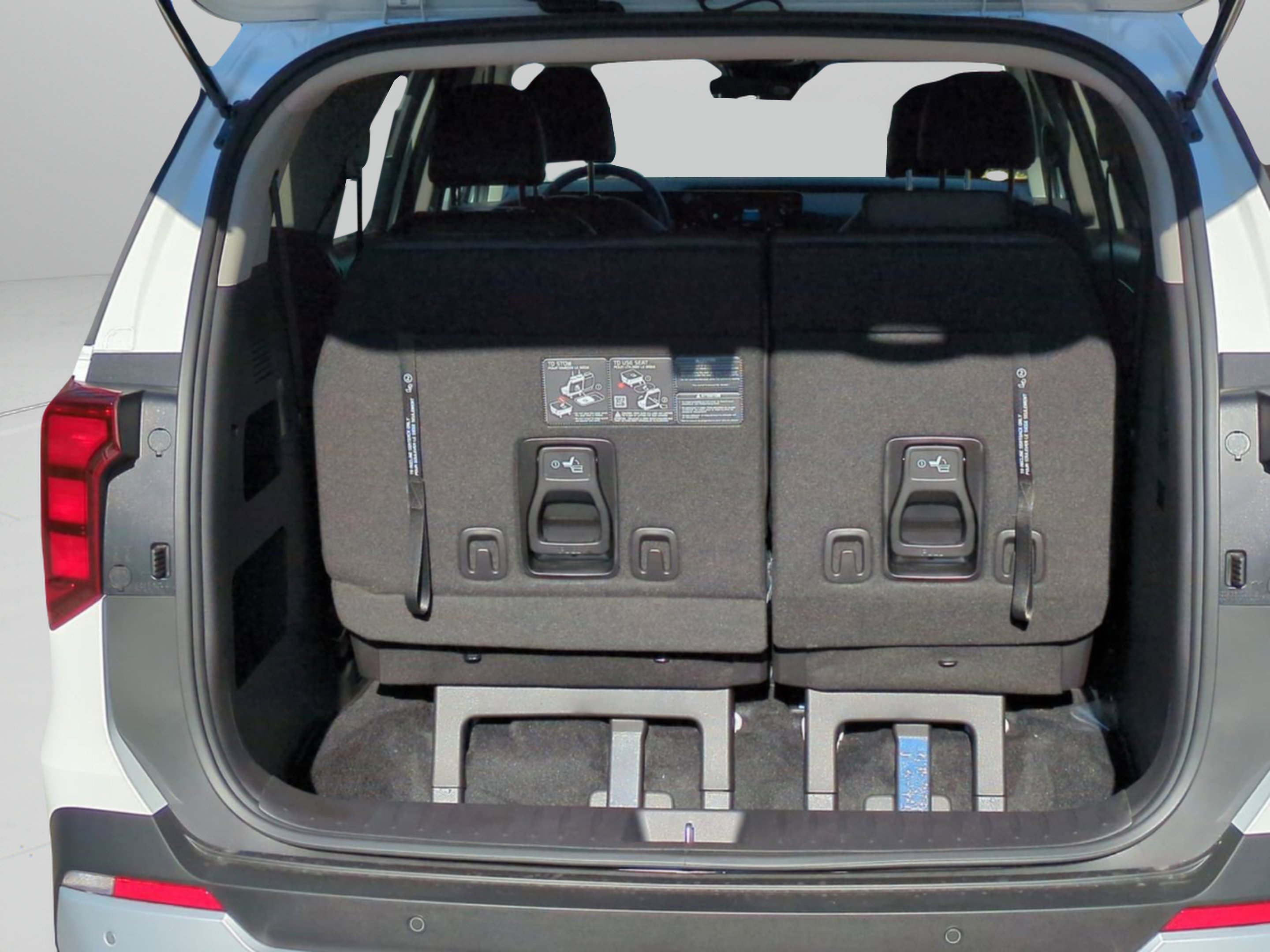 New 2026 Snow White Pearl Kia LXS image 15