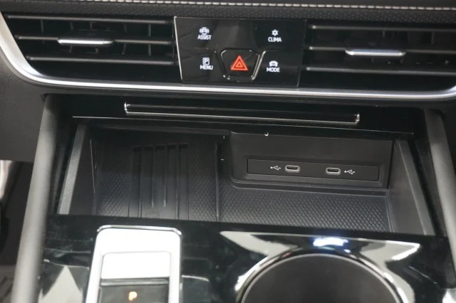 2025 Volkswagen Atlas SE w/Tech - Photo 27