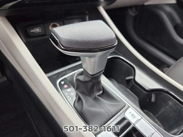 Used 2024 White Hyundai SEL image 23
