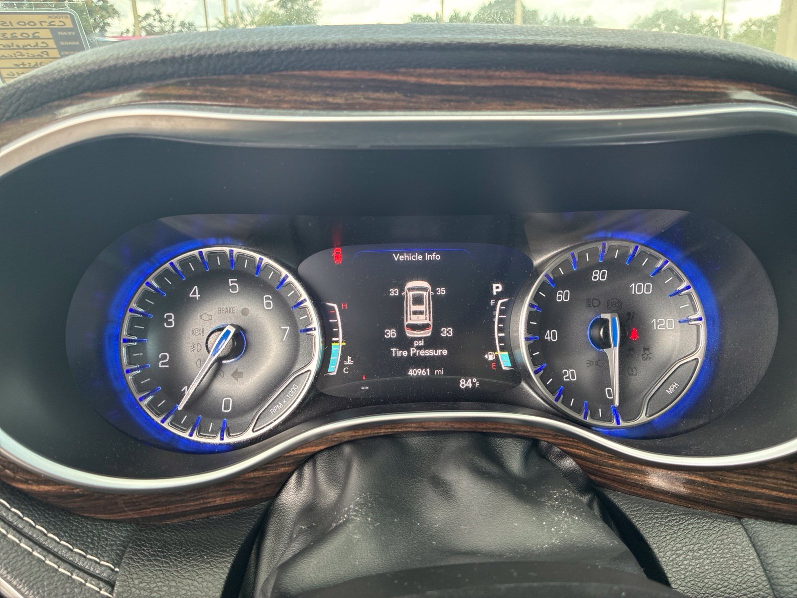Used 2023 White Chrysler Limited image 27