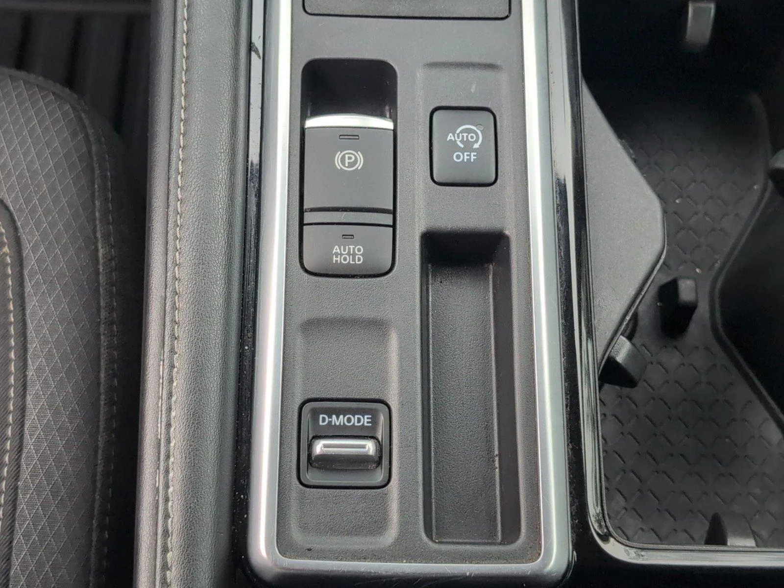 Used 2022 Gun Metallic Nissan SV image 26