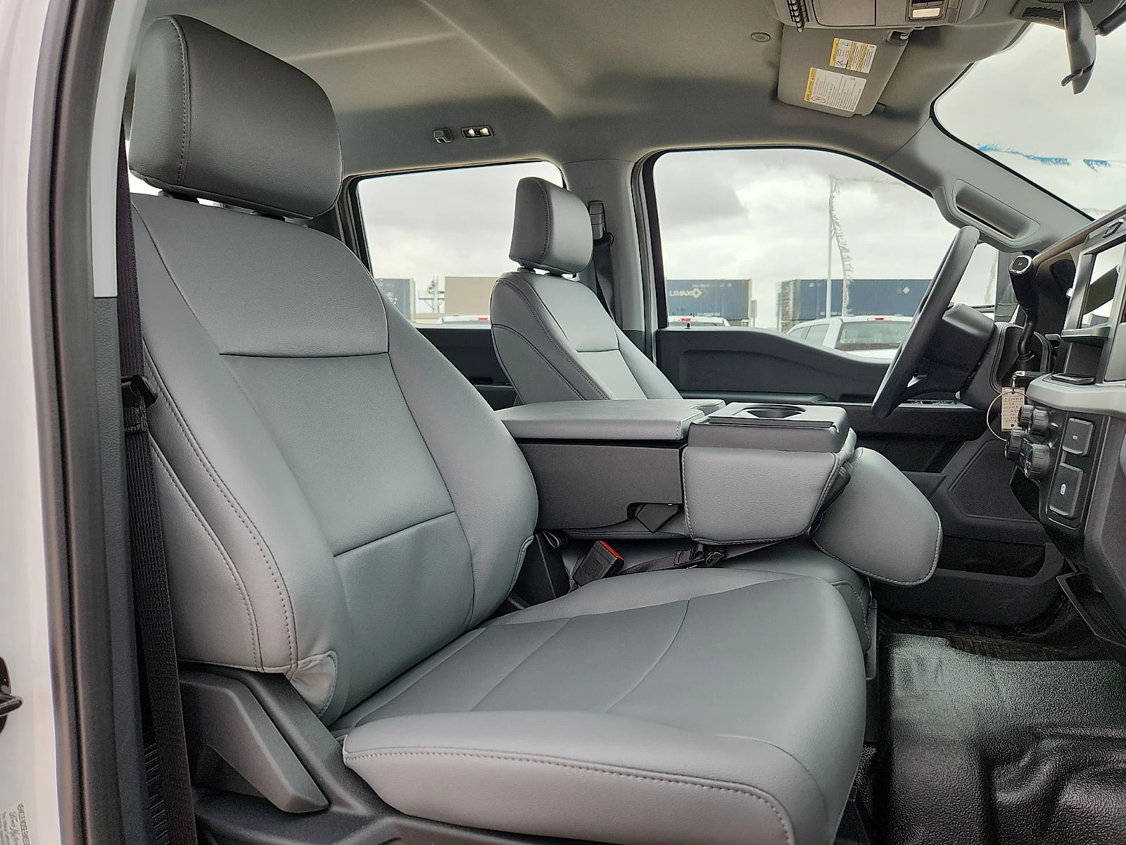 New 2026 Oxford White Ford F-450® XL image 20