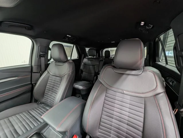 New 2026 Carbonized Gray Metallic Ford ST-Line image 40