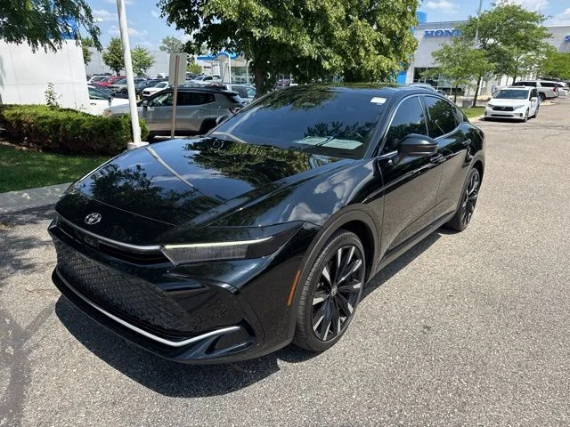 Used 2024 Black Toyota Platinum image 1