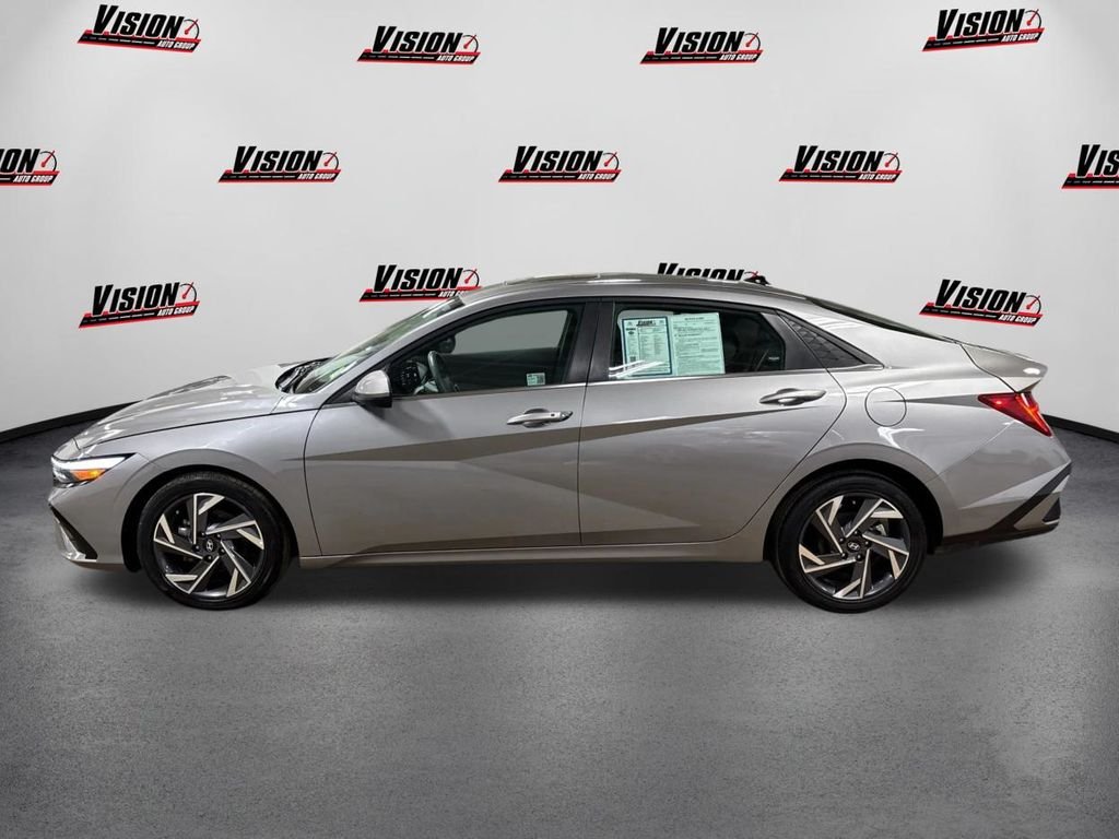 2025 Hyundai Elantra SEL - Photo 8
