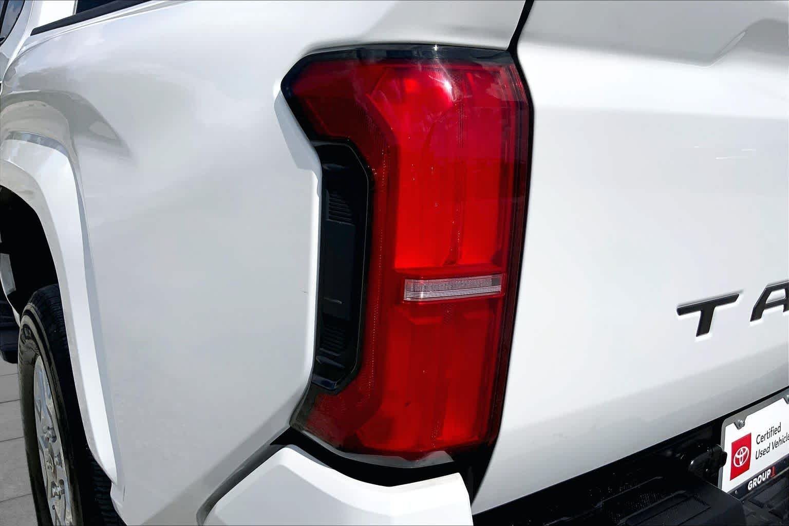 Used 2025 Ice Cap Toyota SR5 image 28