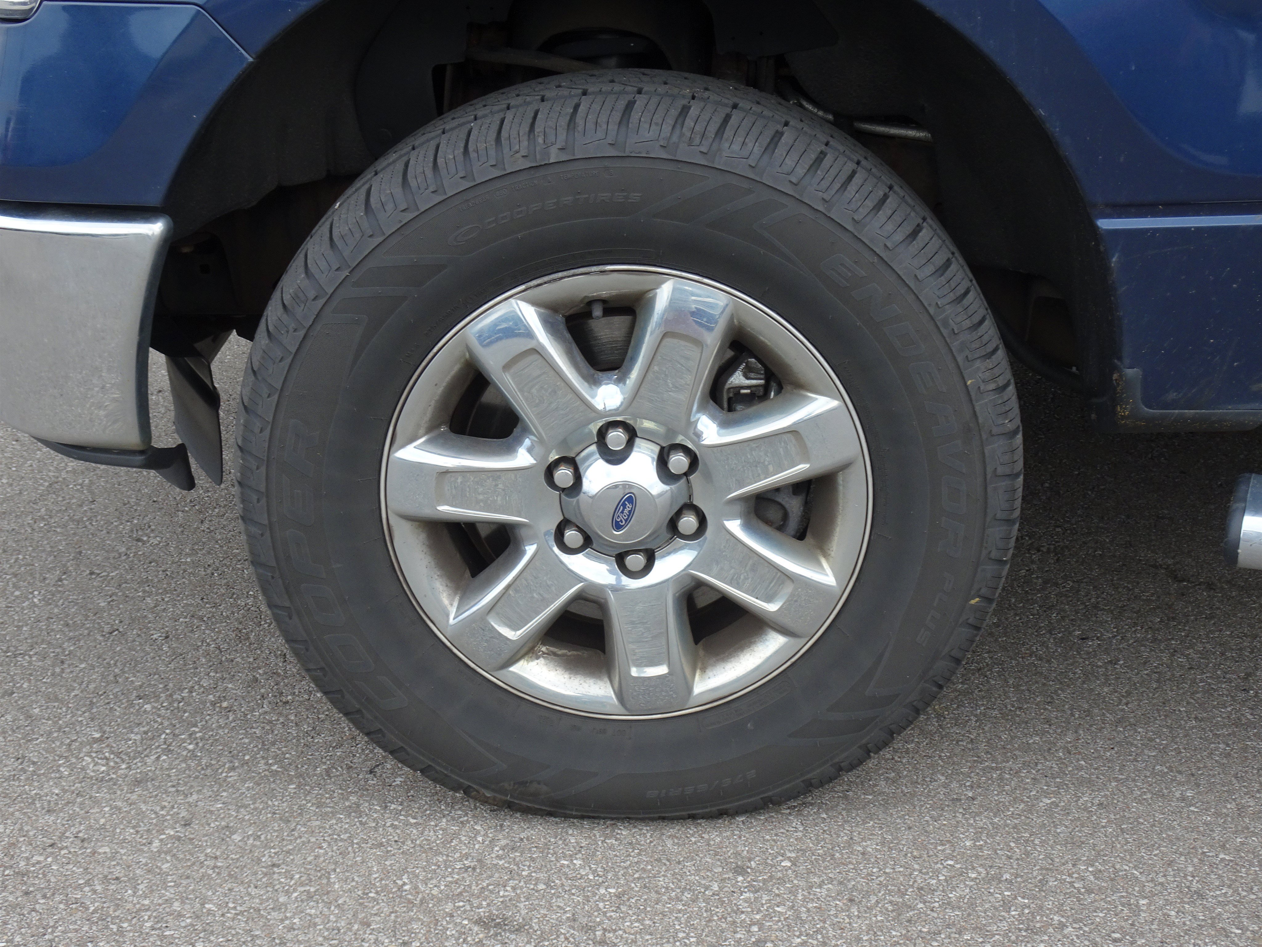 Used 2013 Blue Ford XLT image 9