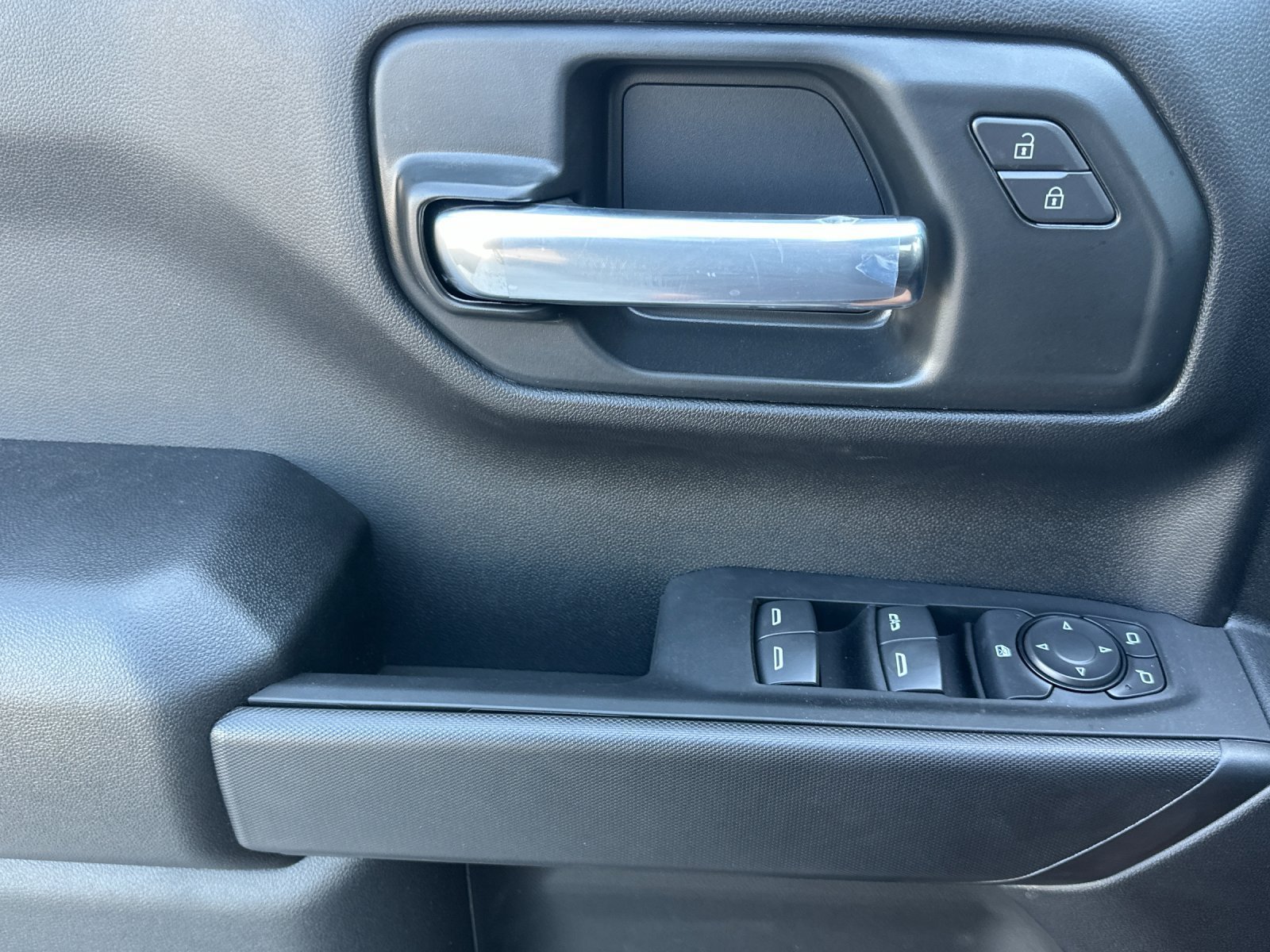 2026 Chevrolet Silverado 1500 Custom - Photo 9